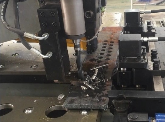1200KN Серво питания буровой силы Cnc пластины скважины буровой машины с 26 мм Максимальный диаметр перфорации