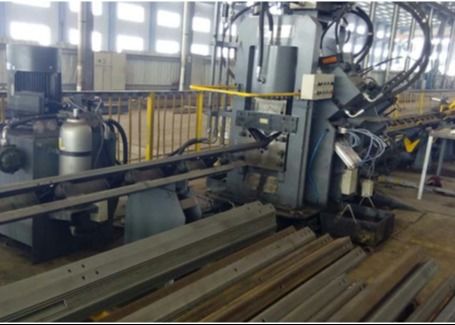 Φ26×12 Макс. Пробивание CNC Угол металла Пробивание Маркировка и стрижка Линия 3 CNC оси