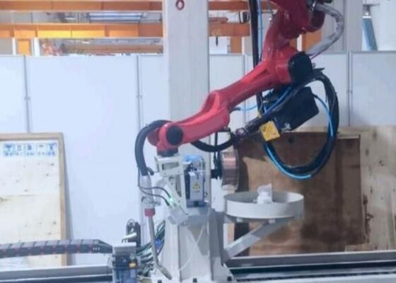 ±0.07mm Repeatability Inverted Rail Welding Robot Machine 180000Lux Light Resistance